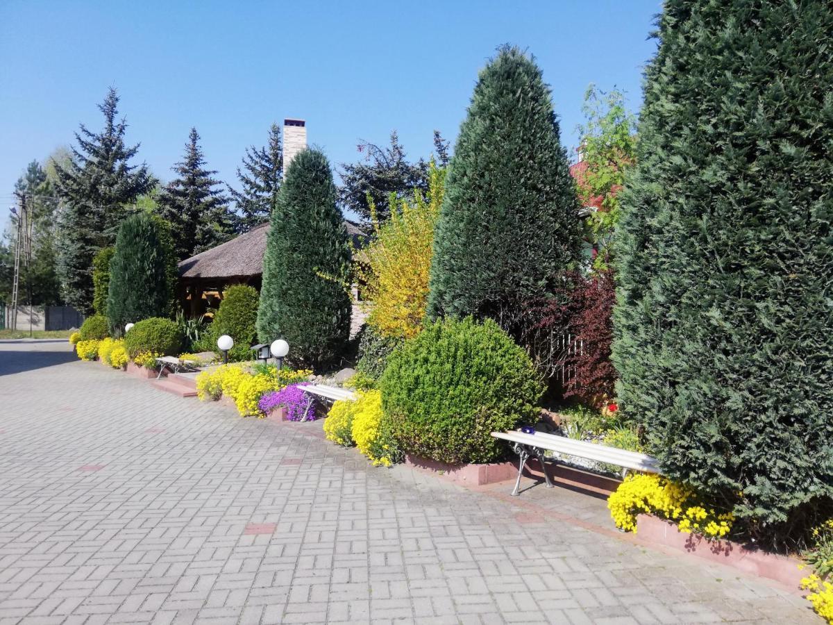 Noclegi I Restauracja Gracja Belchatow Exterior foto