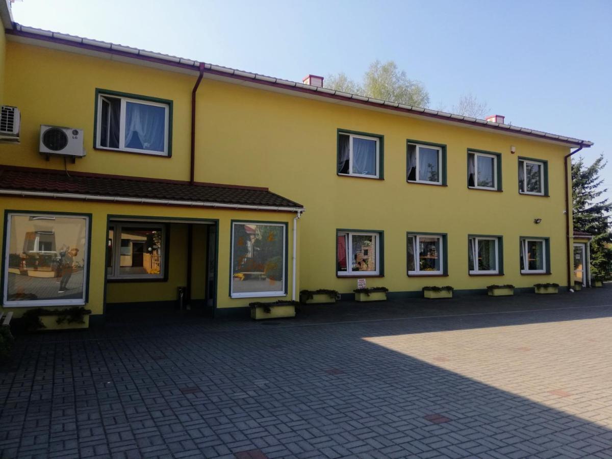 Noclegi I Restauracja Gracja Belchatow Exterior foto