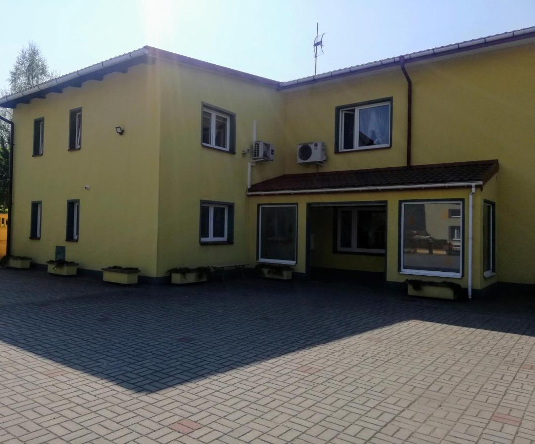 Noclegi I Restauracja Gracja Belchatow Exterior foto
