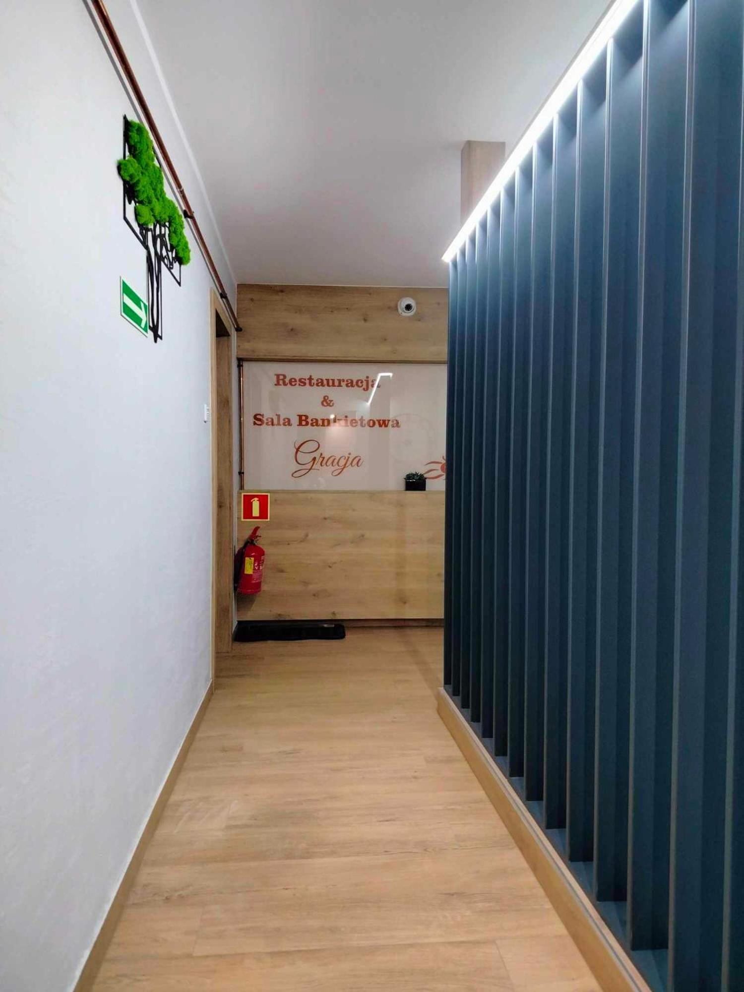 Noclegi I Restauracja Gracja Belchatow Exterior foto